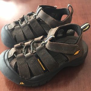 Keen Newport Water Friendly Size 9c Toddler